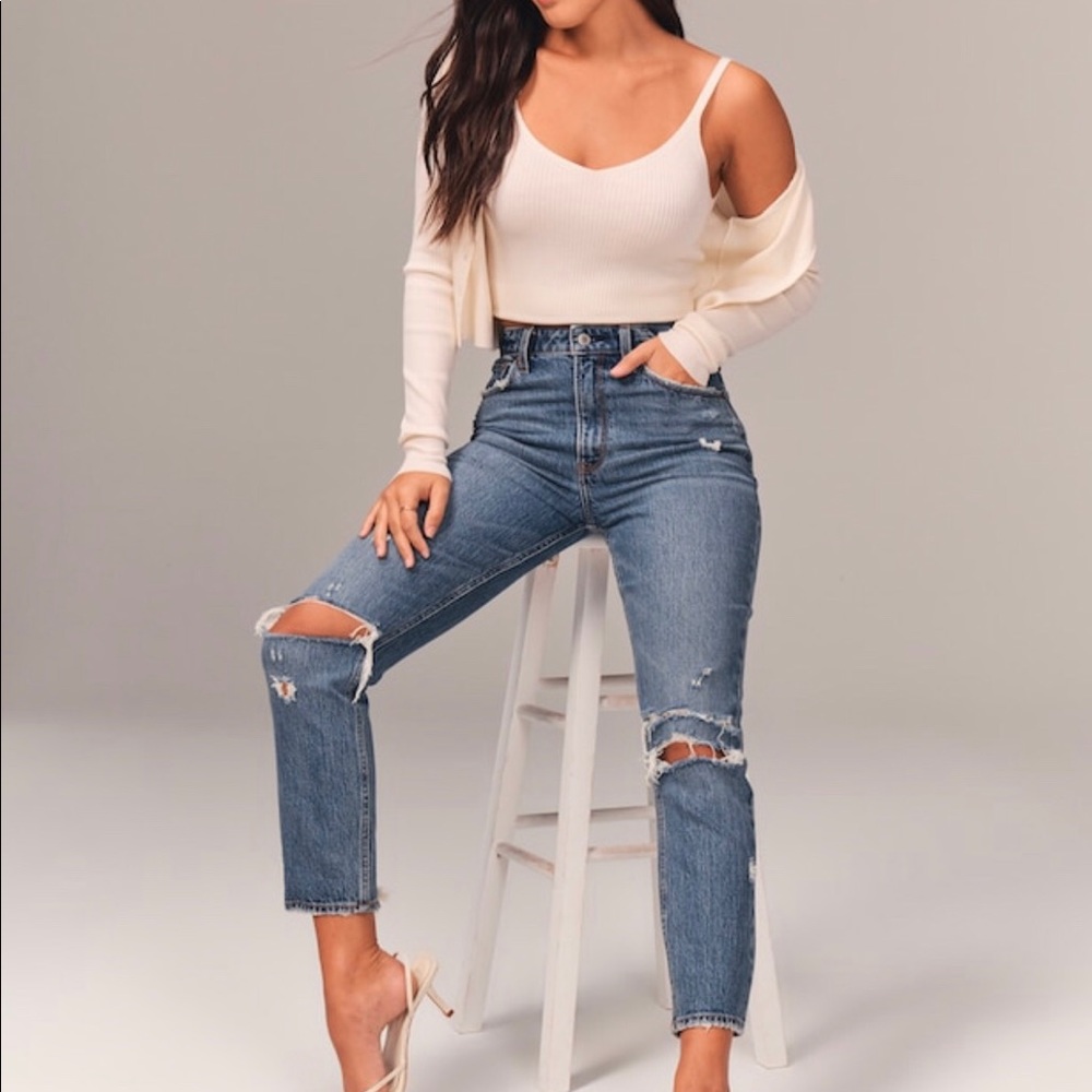 Abercrombie and Fitch curve high rise mom Jean 27W